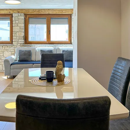 2 Bedroom Gorgeous In Šišan